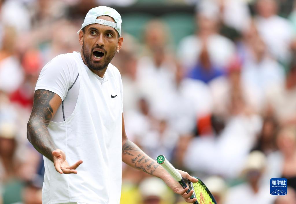 在比赛中依 在比赛中依